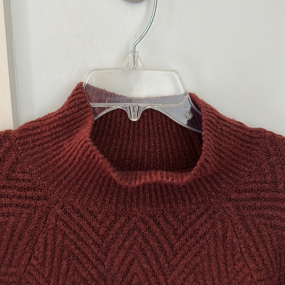 Abercrombie & Fitch Chunky Cable Knit Turtleneck Sweater - Picture 4 of 5